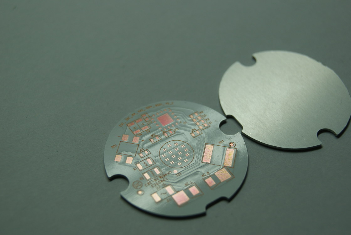 Zindywidualizowane PCB IMS z materiałem podstawowym FR-4 i min. Silkscreen Bridge o średnicy 0,1 mm