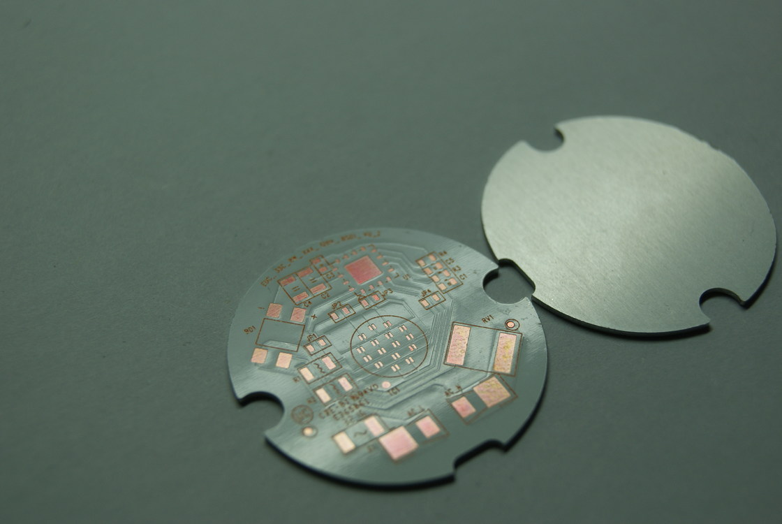 2-16 warstwowa metalowa płytka PCB Ventec w kolorze zielonej maski lutowniczej dla wydajności