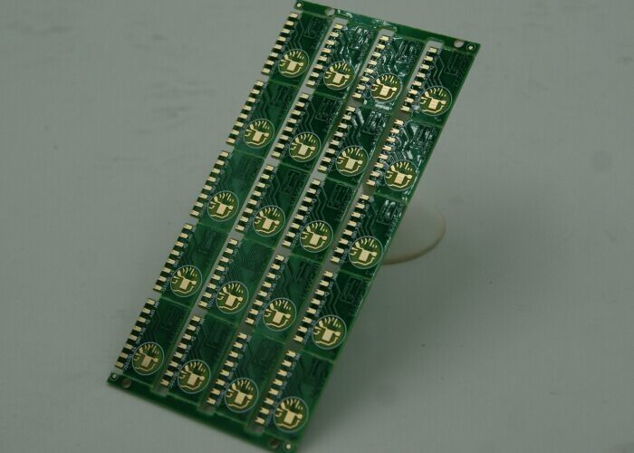 Podwójne płytki PCB z zanurzeniem Złota Powierzchniowe oczyszczenie Biały/Czarny Żelazkowy ekran 1,6 mm 0,075 mm Min Hole Dia