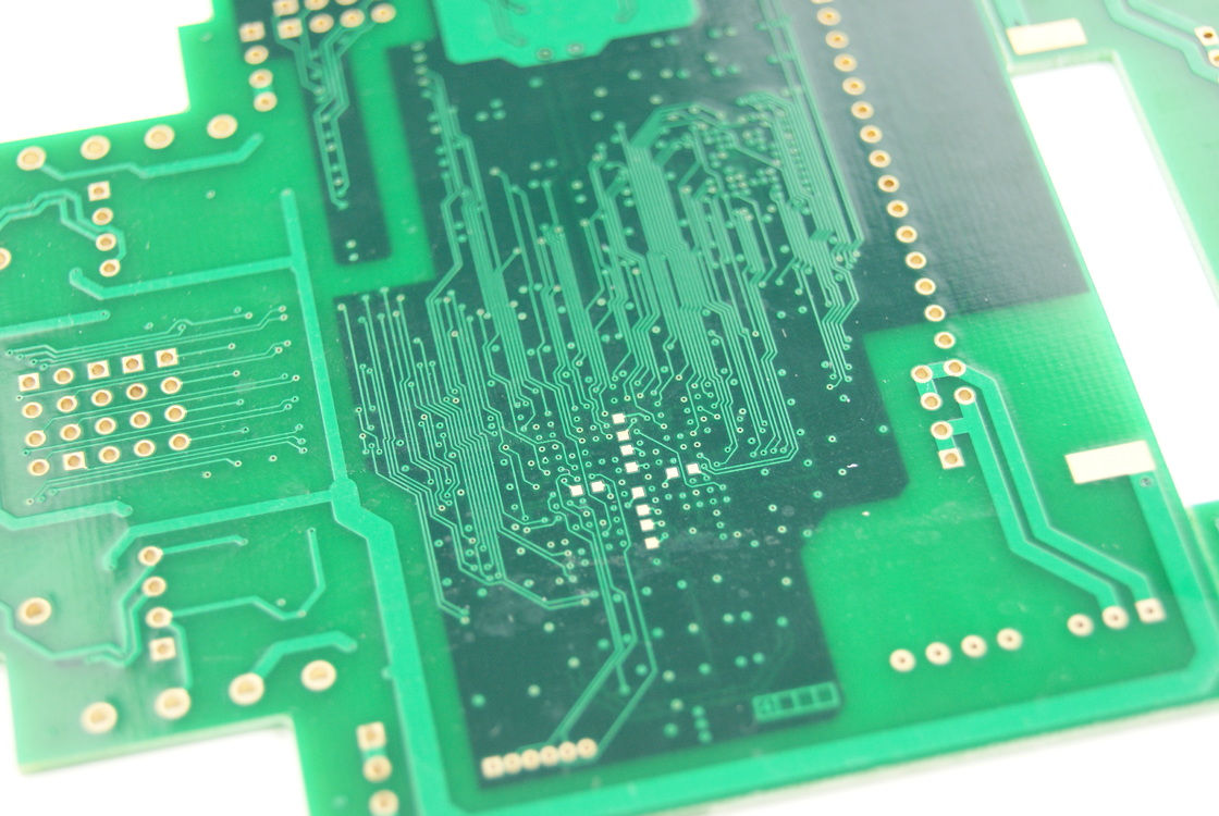 IPC-A-610 D Standard Multilayer PCB Board Featuring Thru-hole Assembly and Surface Mount Technology (Standardowa wielowarstwowa płyta PCB wyposażona w technologię montażu przez otwór i technologii montażu powierzchniowego)